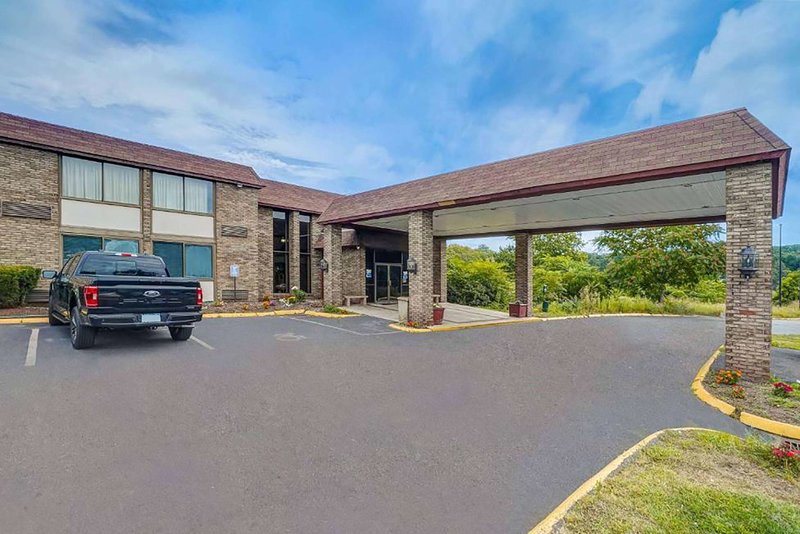 Travelodge by Wyndham Vernon CT - photo 1
