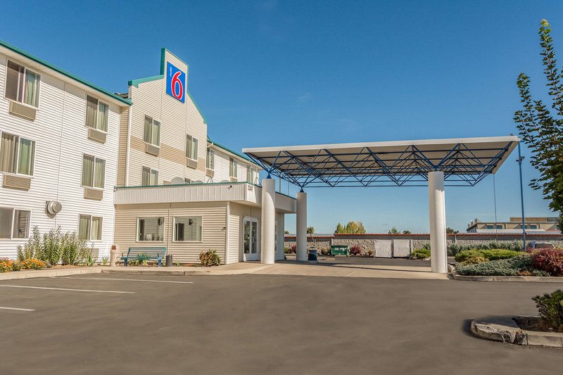 Motel 6 Redmond - photo 1