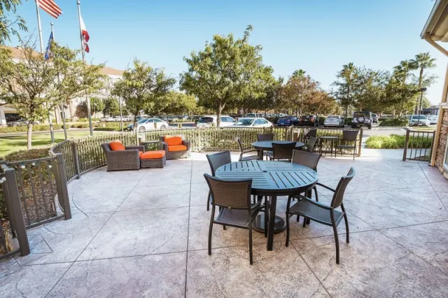 Hilton Garden Inn Ontario/Rancho Cucamonga - photo 4