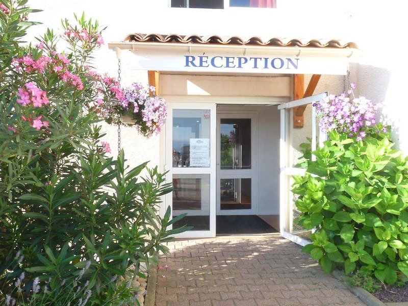 Brit Hôtel Bosquet - photo 1