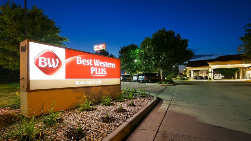 Best Western Plus Ramkota Hotel - foto 1