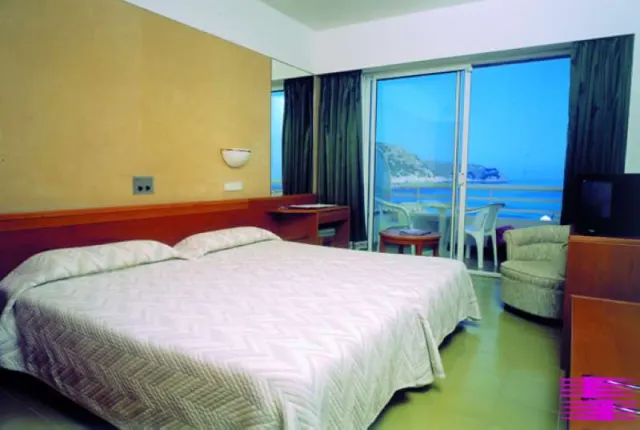 Hotel & Spa S'Entrador Playa  - photo 2