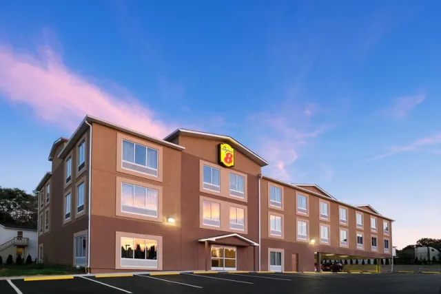 Super 8 by Wyndham Hershey, Hershey