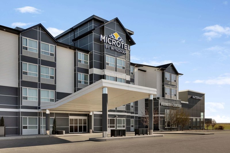 Microtel Inn & Suites by Wyndham Weyburn - photo 1