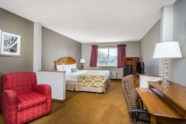 Baymont by Wyndham Piqua - photo 3