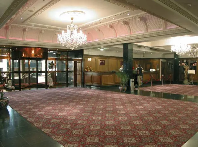 Britannia International Hotel - photo 4