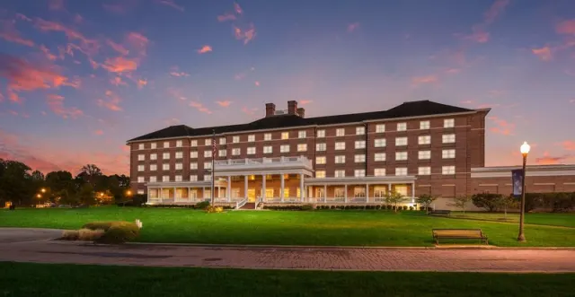Hilton Garden Inn Suffolk Riverfront - photo 2