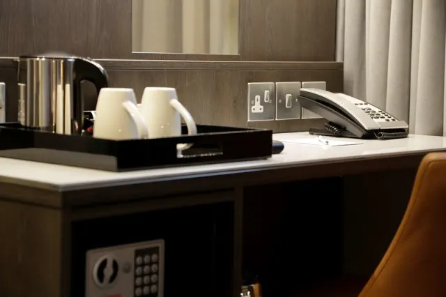 Best Western Plus Vauxhall Hotel - photo 2