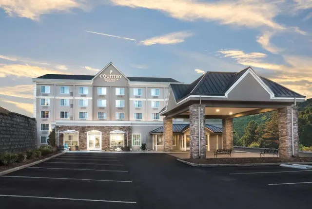 Country Inn  Suites by Radisson Asheville Downtown Tunnel Road, North Carolina