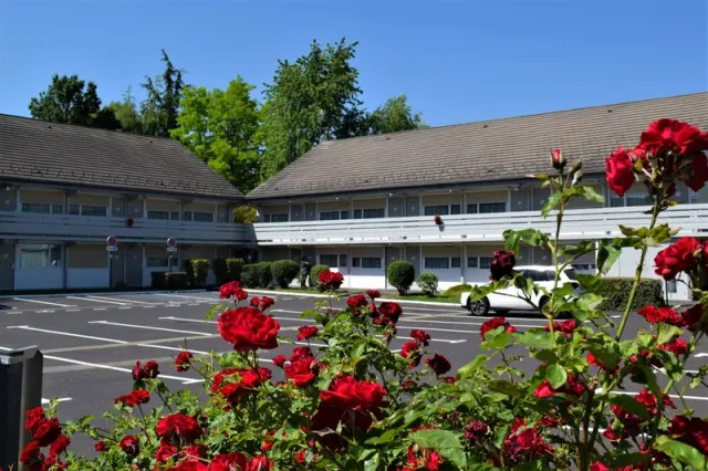 Hotel Campanile Clermont Ferrand Nord - Riom - photo 2