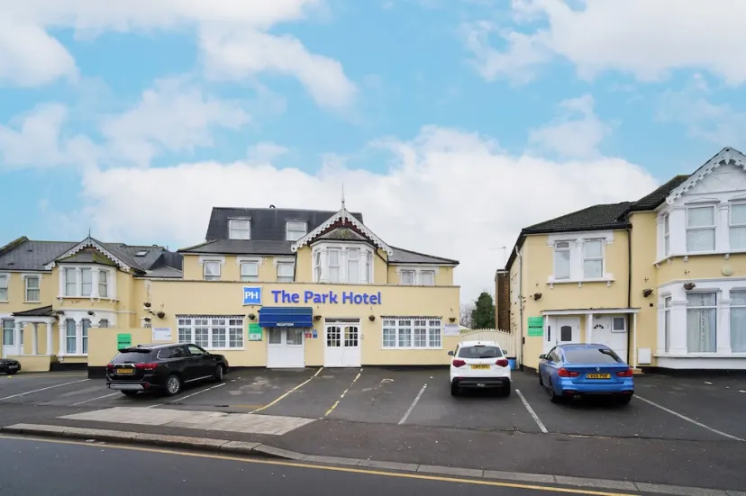 Park Hotel Ilford - photo 1