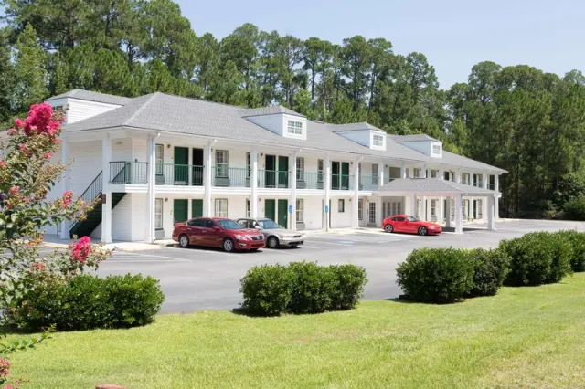 Super 8 by Wyndham Statesboro, Statesboro