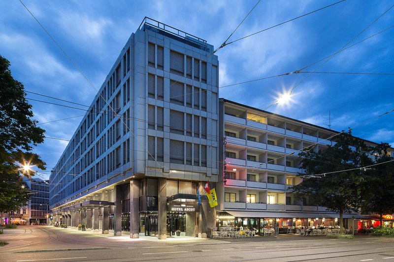 Locke am Platz - photo 1