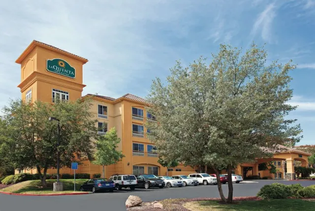 Residence Inn Santa Clarita Valencia - photo 4