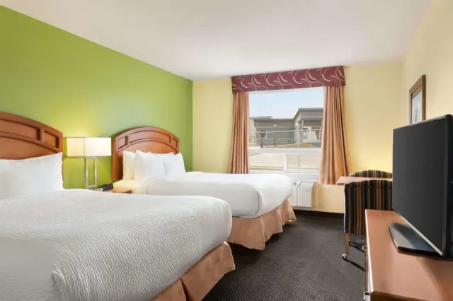 Days Inn & Suites by Wyndham Thompson - photo 4