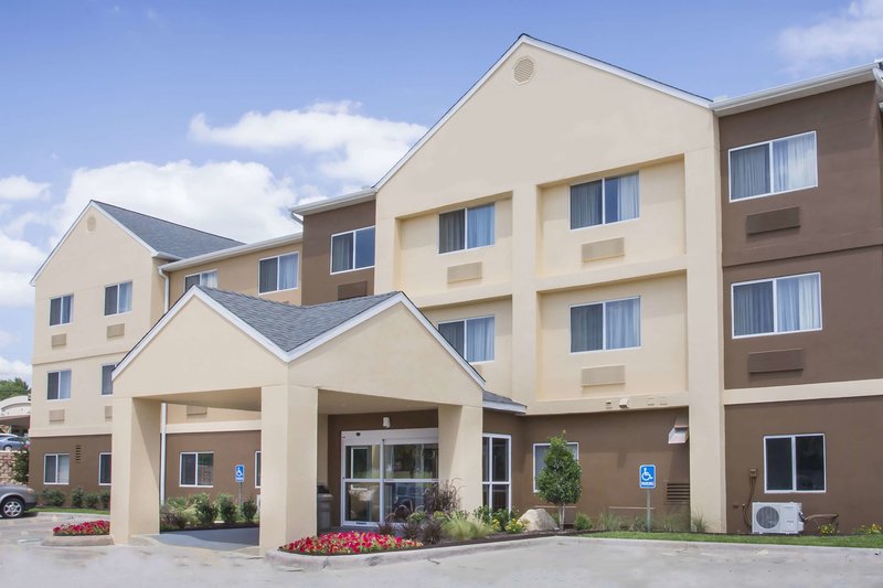 AmericInn by Wyndham Topeka - photo 1