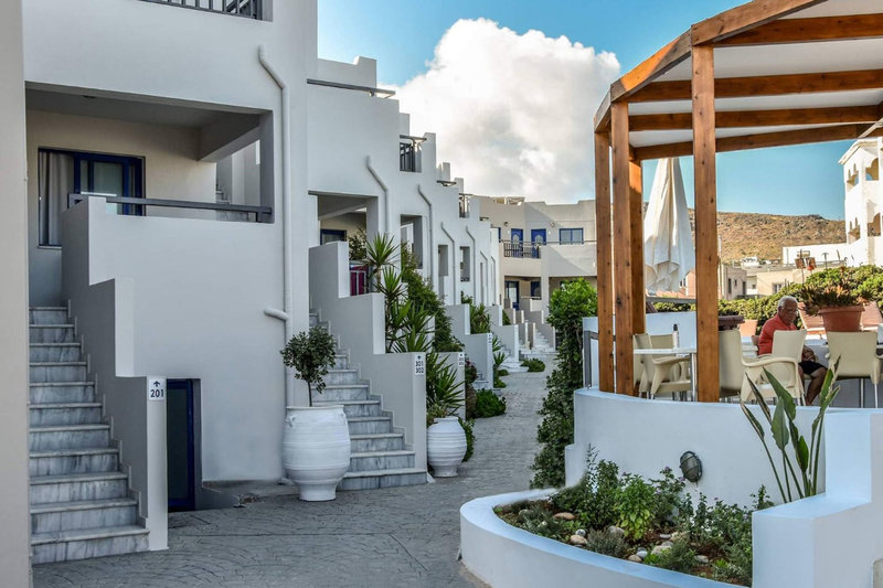 Yria Beach Hotel - photo 1