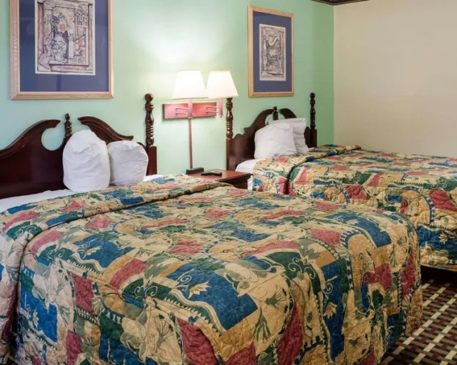 Econo Lodge Near Fort Lee At I-295 - photo 4