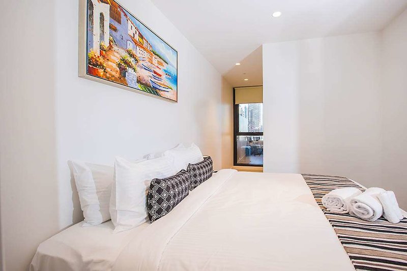 Spencer Street Apartments - photo 1
