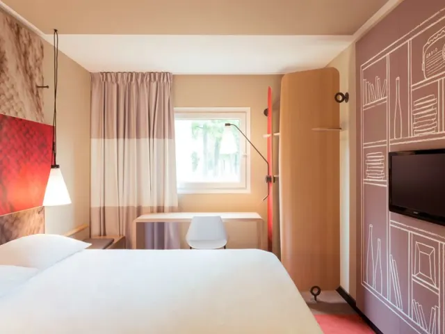 ibis Sion, Pennine Alps