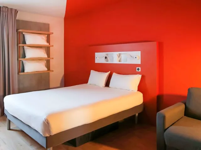 Ibis Budget Beauvais Aeroport - photo 2