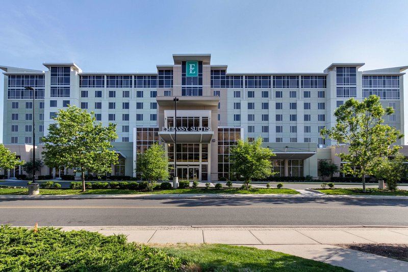 Embassy Suites by Hilton Newark Airport - foto 1