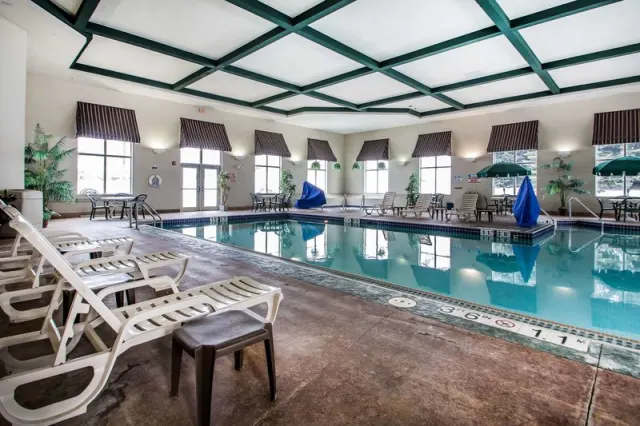 Comfort Suites Madison - 사진 3