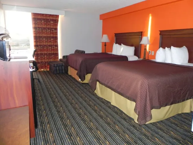 Howard Johnson by Wyndham Lexington - photo 3