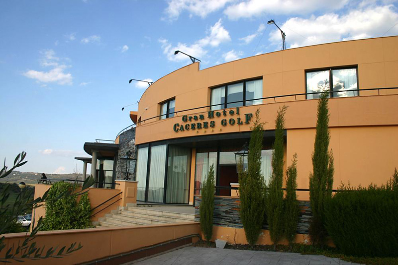 Hotel Cáceres Golf - photo 1