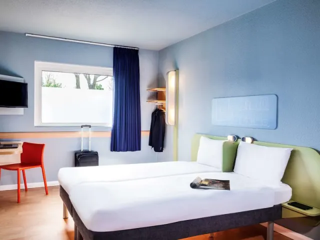 ibis budget London Barking - photo 2