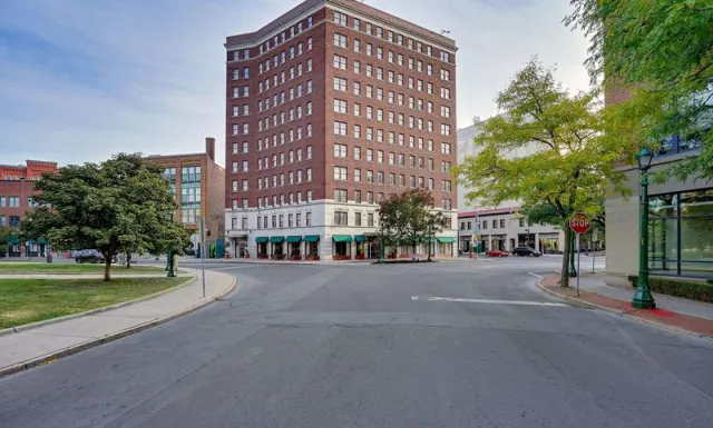 Best Western Syracuse Downtown Hotel and Suites - photo 2