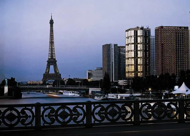 Novotel Paris Centre Tour Eiffel - photo 2