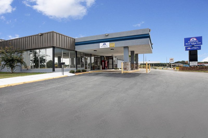 Americas Best Value Inn Newnan - photo 1