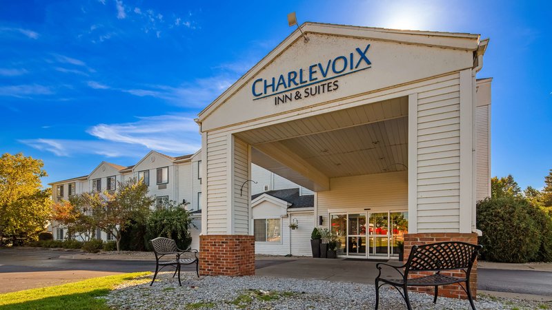 Charlevoix Inn And Suites - photo 1