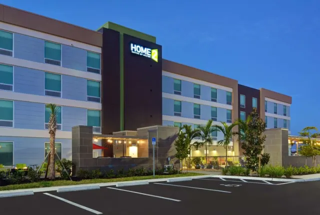 Home2 Suites by Hilton Fort Myers Colonial Blvd - photo 4