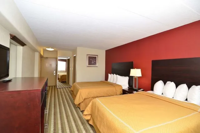Holiday Inn Express & Suites Washington DC - NoMA - photo 4