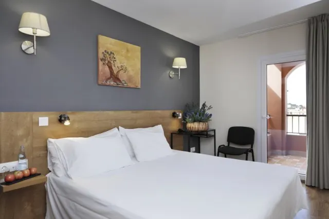 Hotel Nura Santa Ponsa - photo 4