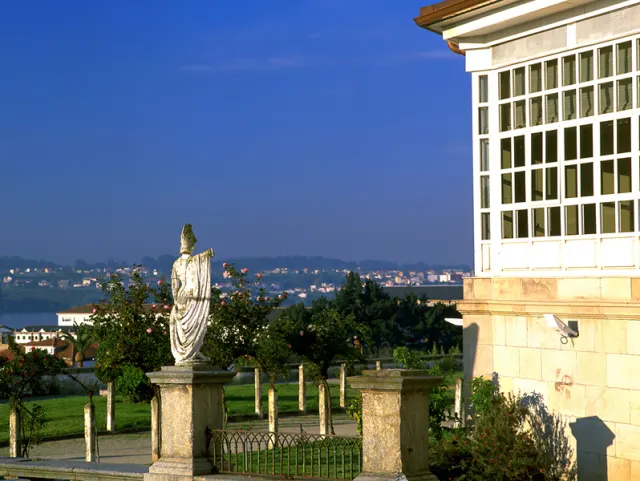 Ferro Hotel - photo 2