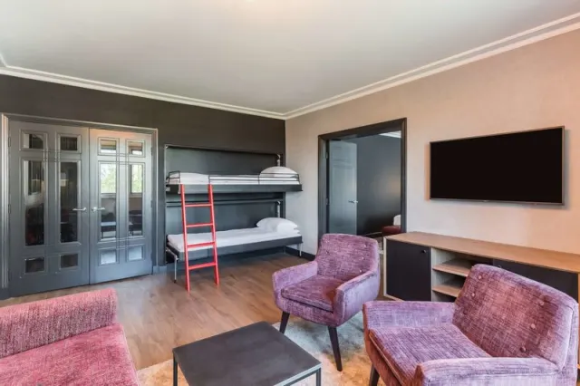 Radisson RED Hotel London Heathrow - foto 4