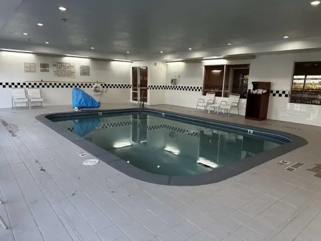 SureStay Plus by Best Western Fenton - photo 4