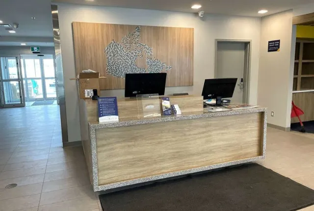 Microtel Inn Suites by Wyndham Lac-Megantic - photo 3