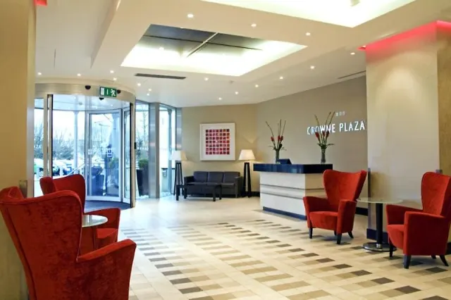 Crowne Plaza London - Gatwick Airport - photo 3