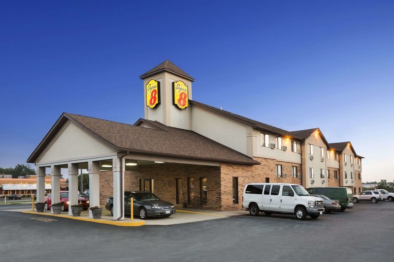Super 8 by Wyndham Mt Vernon IL - photo 1