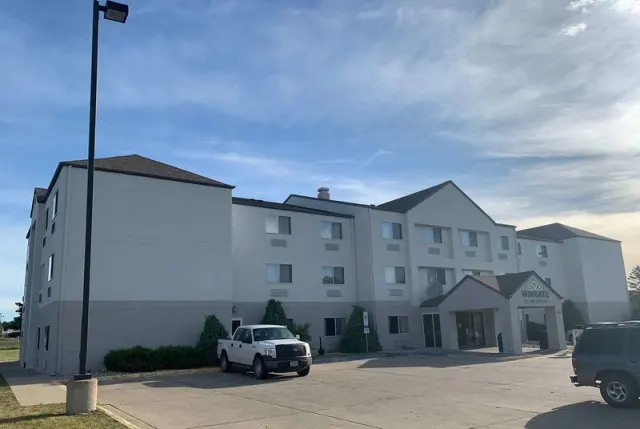 AmericInn by Wyndham Minot - photo 2