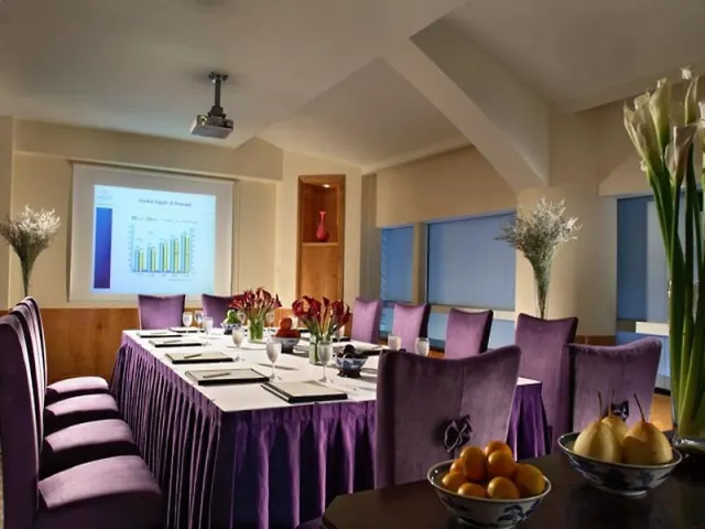 Acme Sunhall Serviced Apartment - photo 2