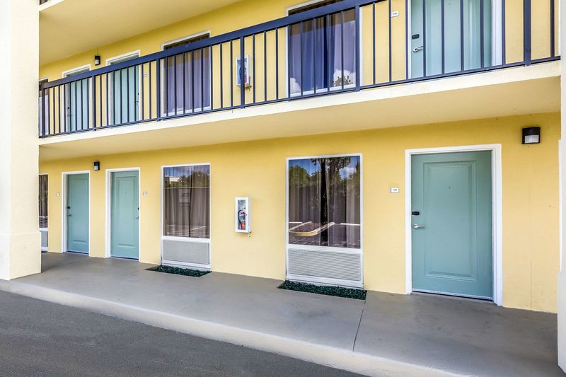 International Beach Hotel - photo 1