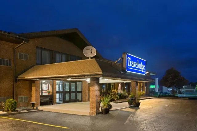 Travelodge by Wyndham Owen Sound - photo 2