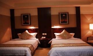 King Hall Hotel - photo 1