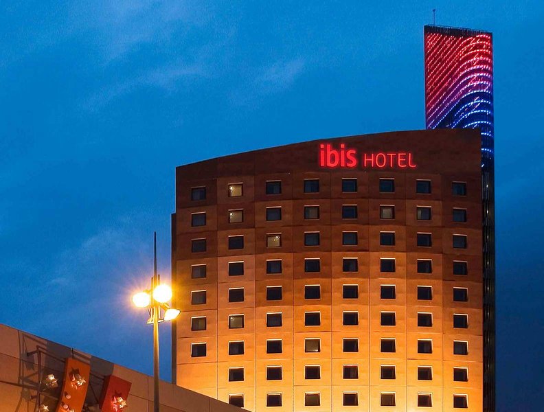 ibis Barcelona Meridiana - photo 1