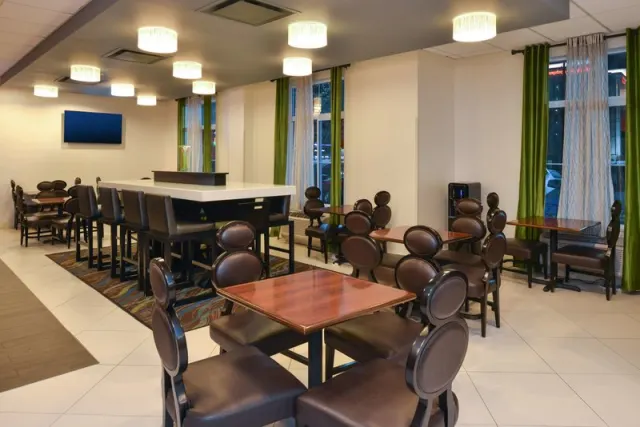 Country Inn  Suites by Radisson Nashville Airport TN - ảnh 2